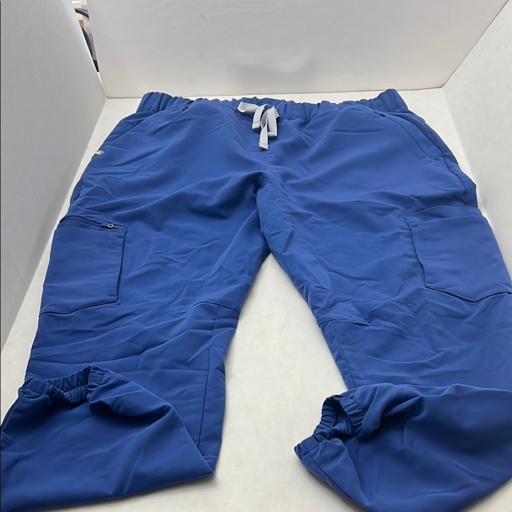Figs Men's Joggers in Vibrant Blue